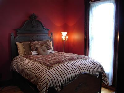 Whiskey Mansion Bed & Breakfast Saint Joseph Room photo
