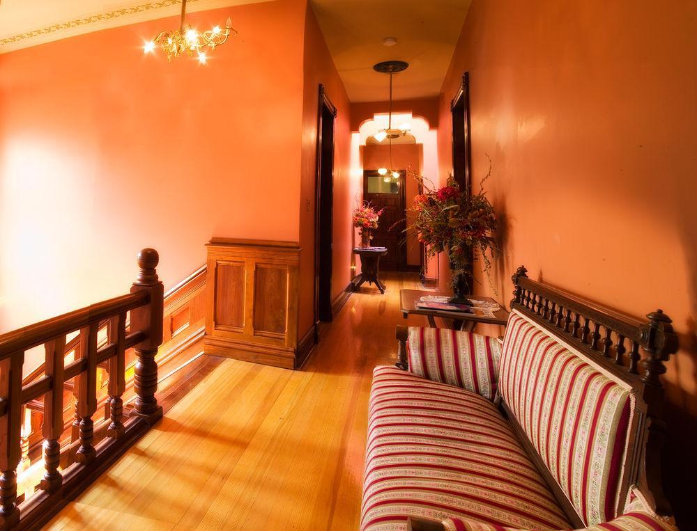 Whiskey Mansion Bed & Breakfast Saint Joseph Exterior photo