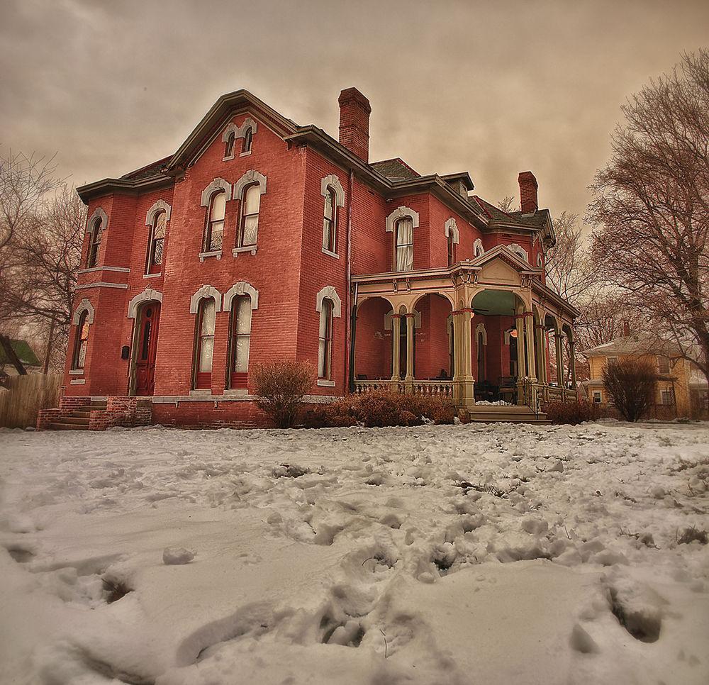 Whiskey Mansion Bed & Breakfast Saint Joseph Exterior photo